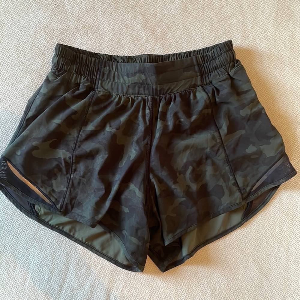 Lululemon hottie hot 4” shorts